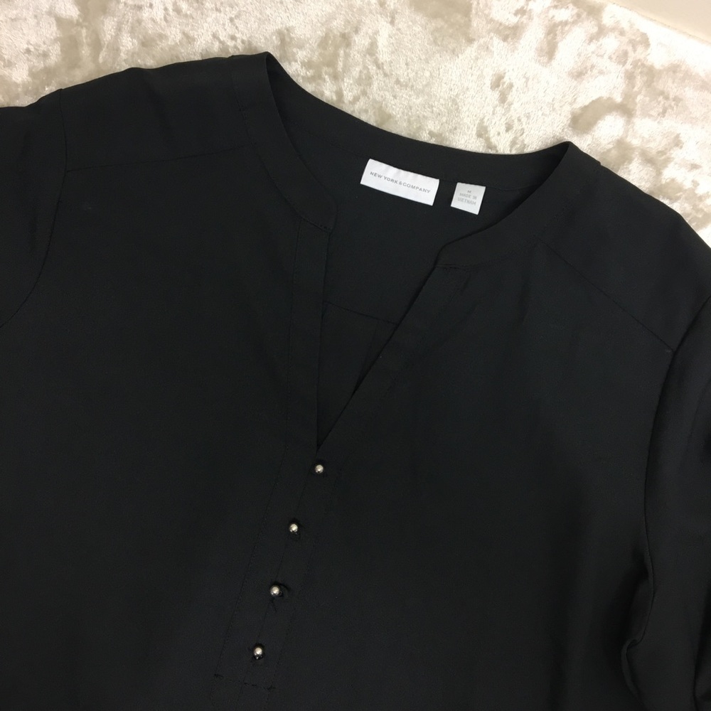 New York & Co Flowy Top